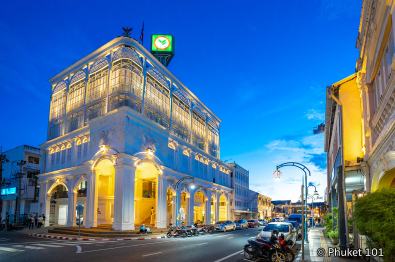 phuket-town-bank-night-walk